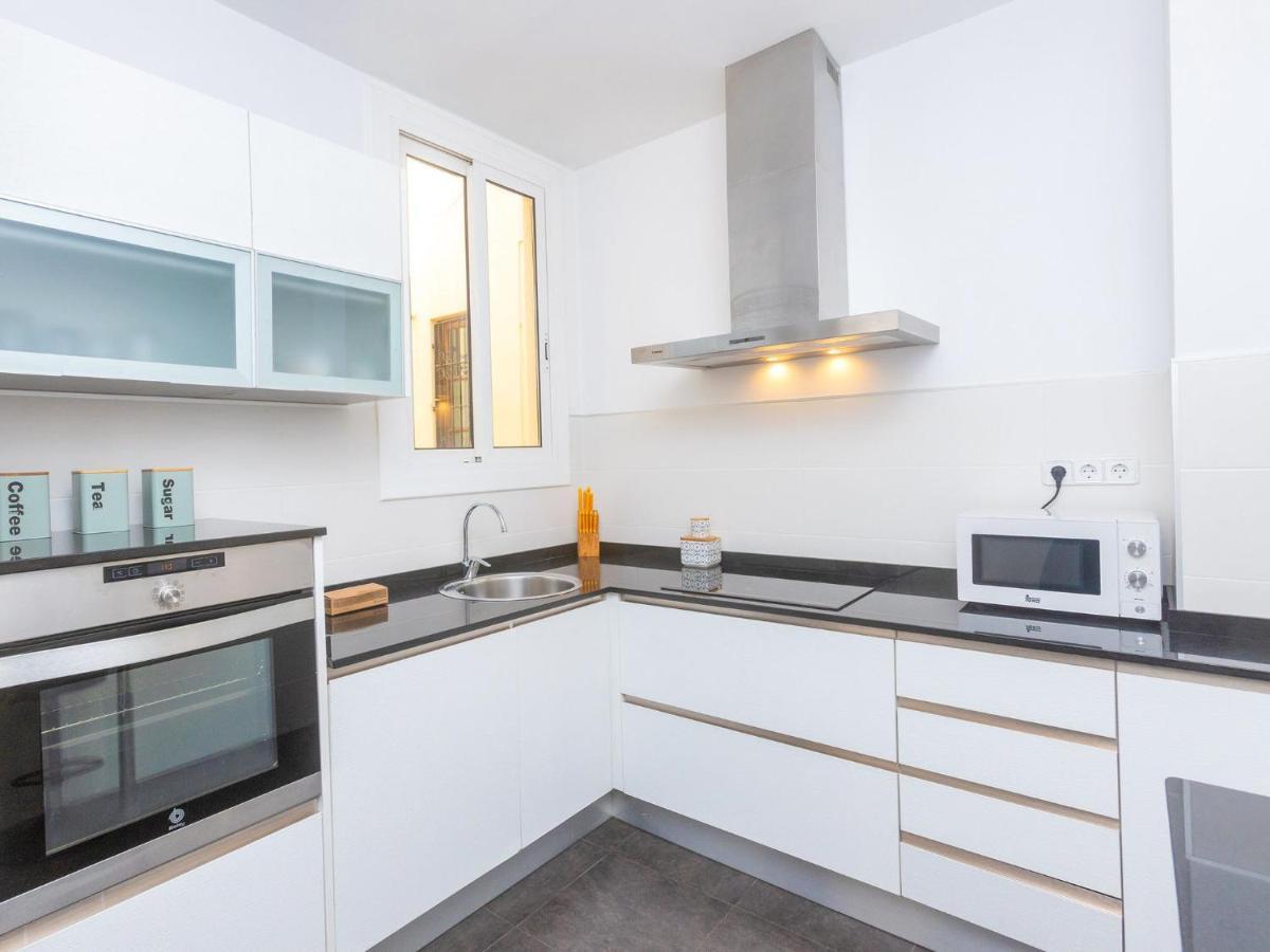Eix-dret-roger De Lluria-valencia By Interhome Barcelona